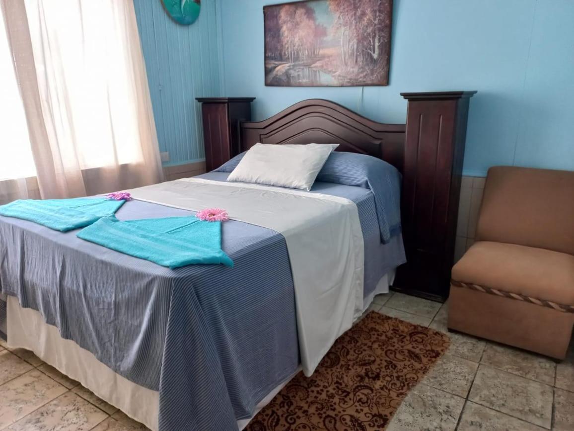 Hotel Margarita Sierpe エクステリア 写真
