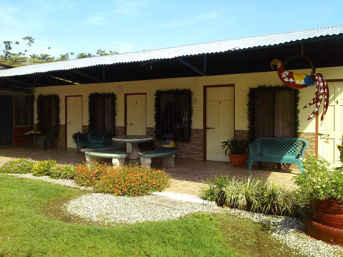 Hotel Margarita Sierpe エクステリア 写真