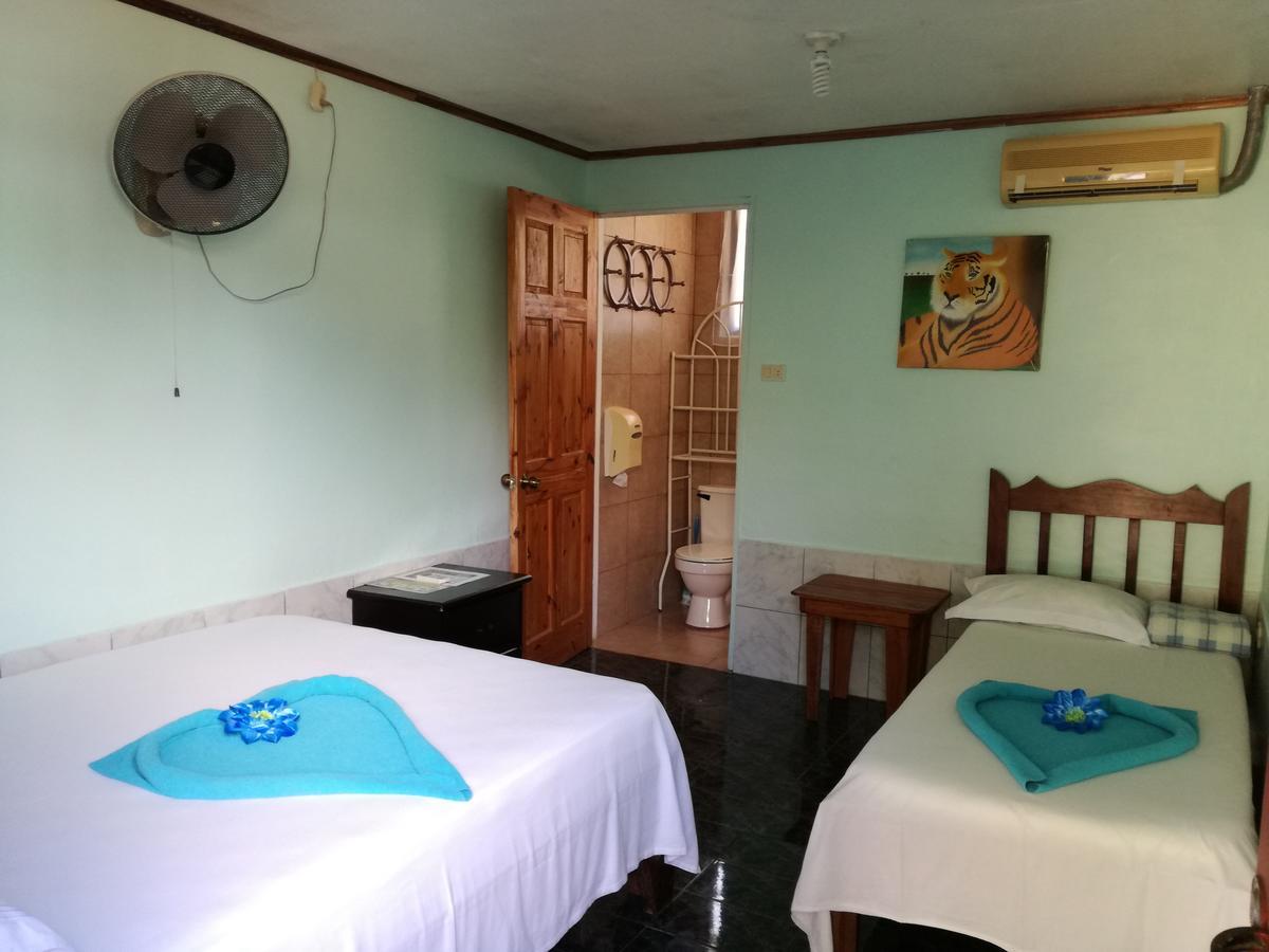 Hotel Margarita Sierpe エクステリア 写真